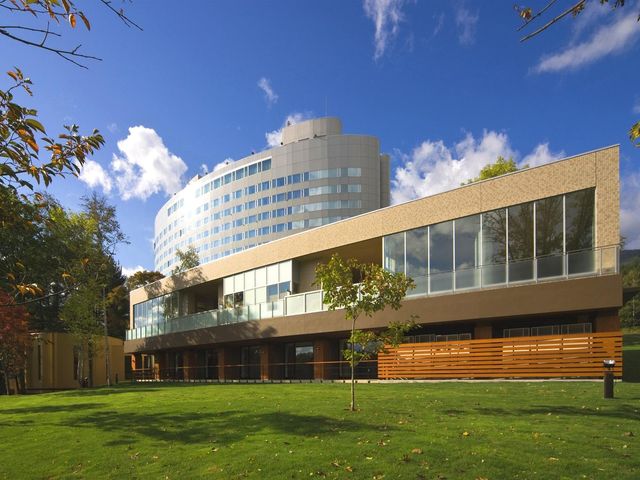 ホテル外観（グリーンシーズン）の画像